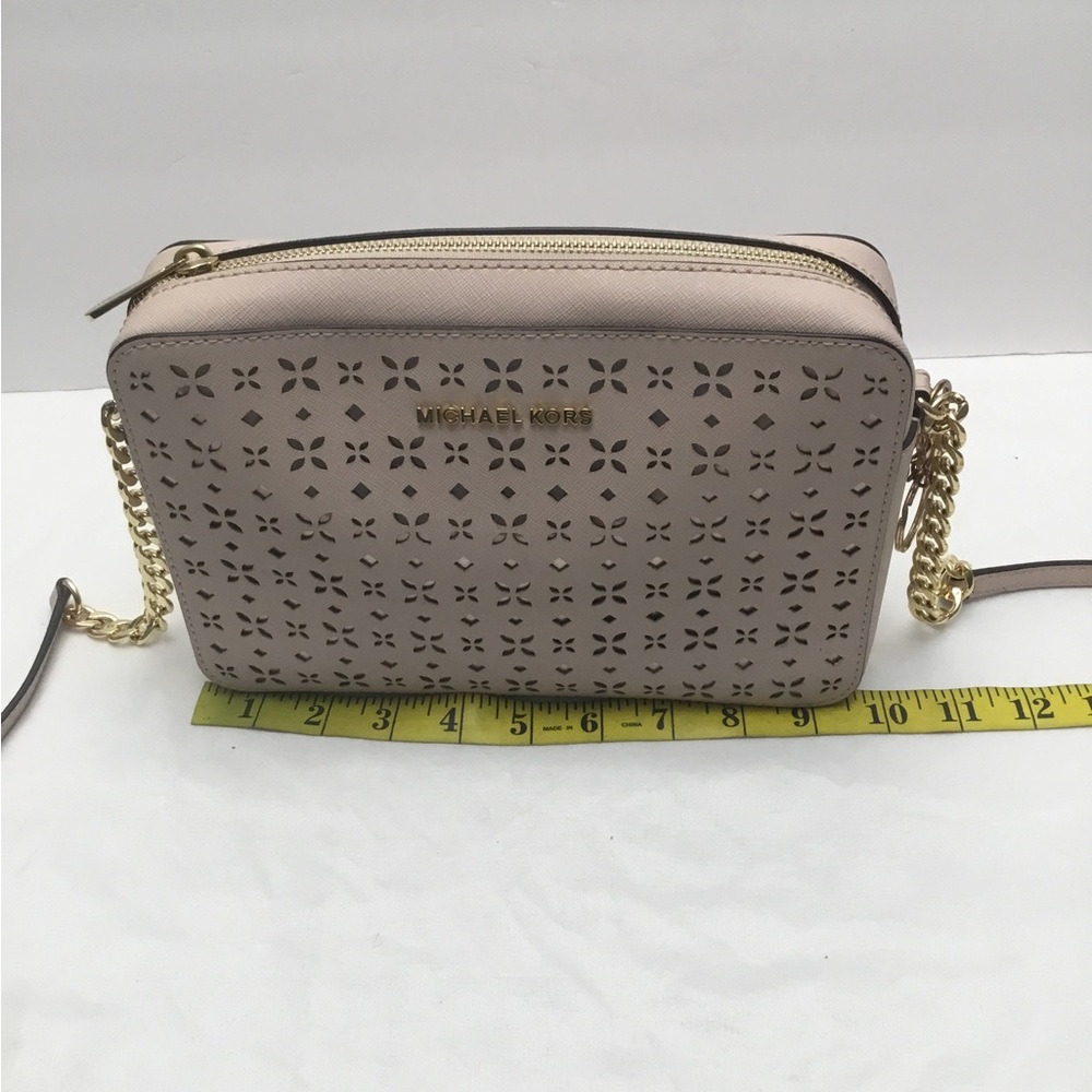 Michael Kors Pink Crossbody Bag with Gold Chain - Picture 2 of 16